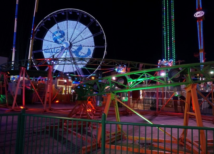 Amusement rides at night